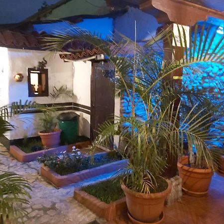 Hotel San Judas Tadeo Garden Антигуа-Гватемала Экстерьер фото