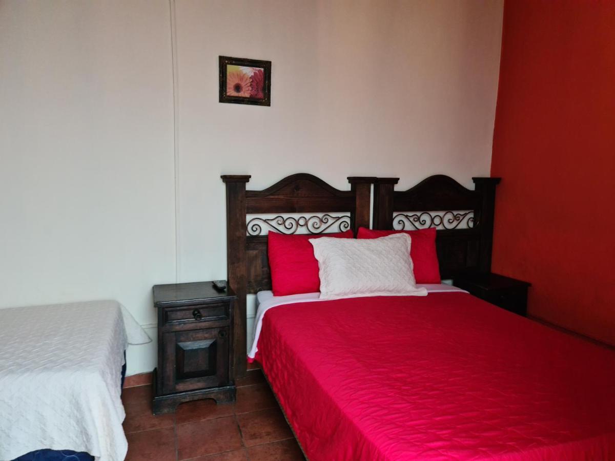 Hotel San Judas Tadeo Garden Антигуа-Гватемала Экстерьер фото