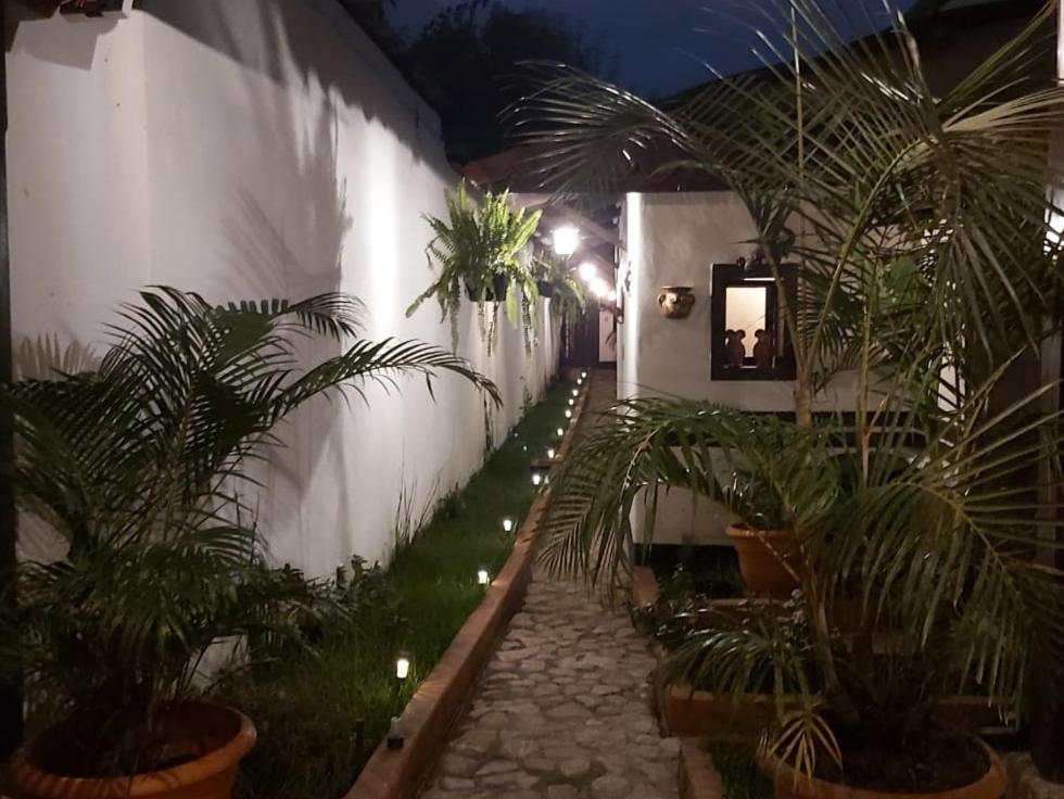 Hotel San Judas Tadeo Garden Антигуа-Гватемала Экстерьер фото