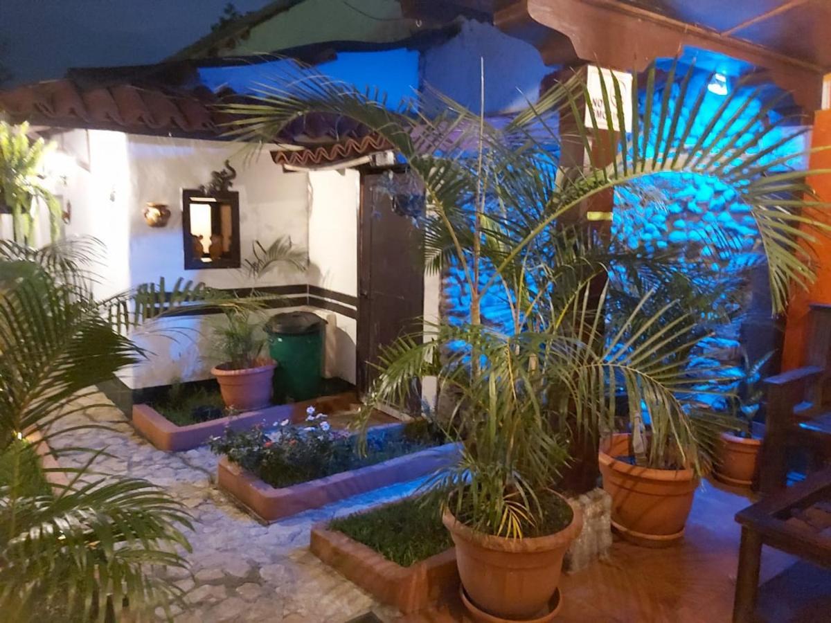 Hotel San Judas Tadeo Garden Антигуа-Гватемала Экстерьер фото