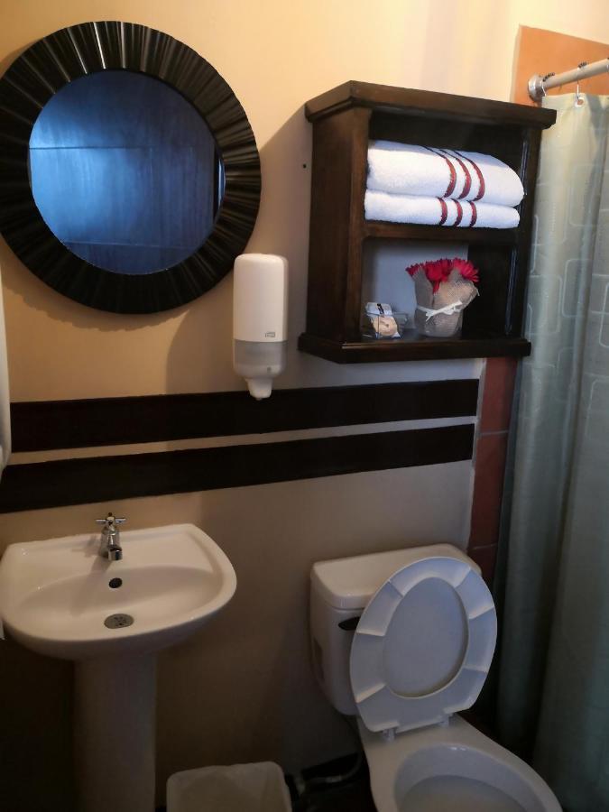Hotel San Judas Tadeo Garden Антигуа-Гватемала Экстерьер фото