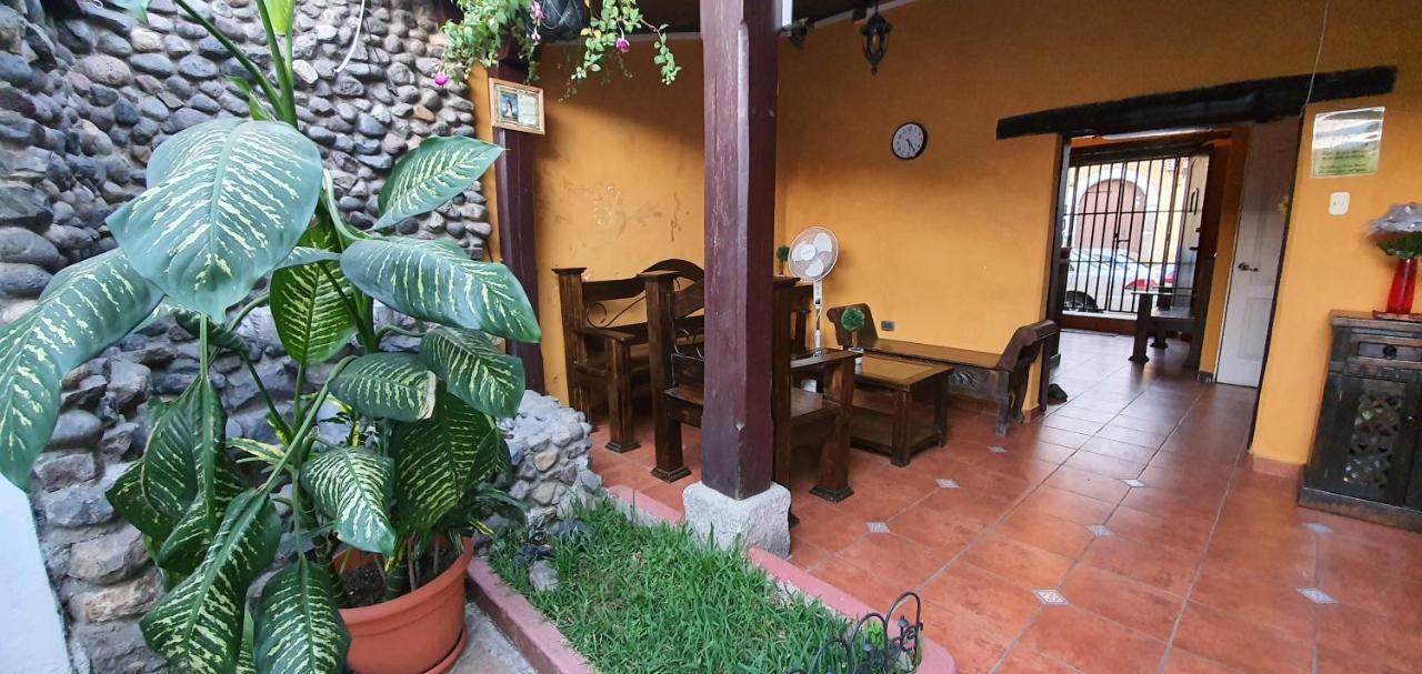 Hotel San Judas Tadeo Garden Антигуа-Гватемала Экстерьер фото